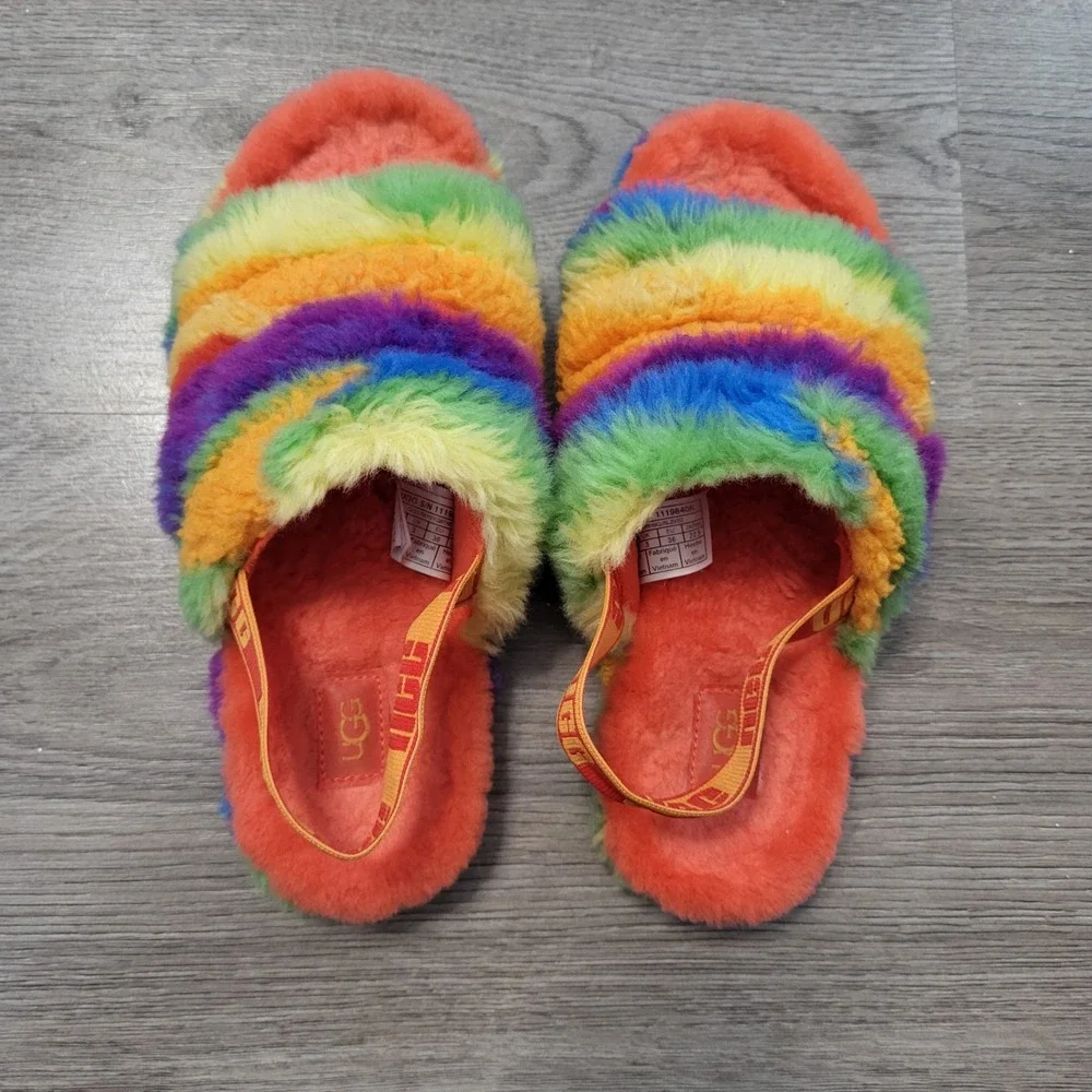 UGG Kids‎ Fluff Yeah Rainbow Slide Sandals Multi Color Faux Fur Girls size 4
